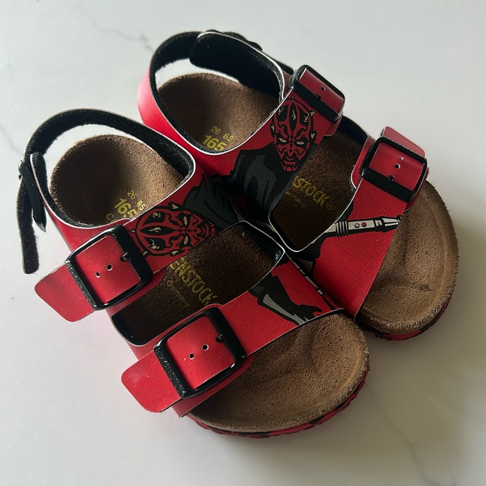 Boys Birkenstocks Star Wars size kids euro 26 US size 9.5 *barely worn*
